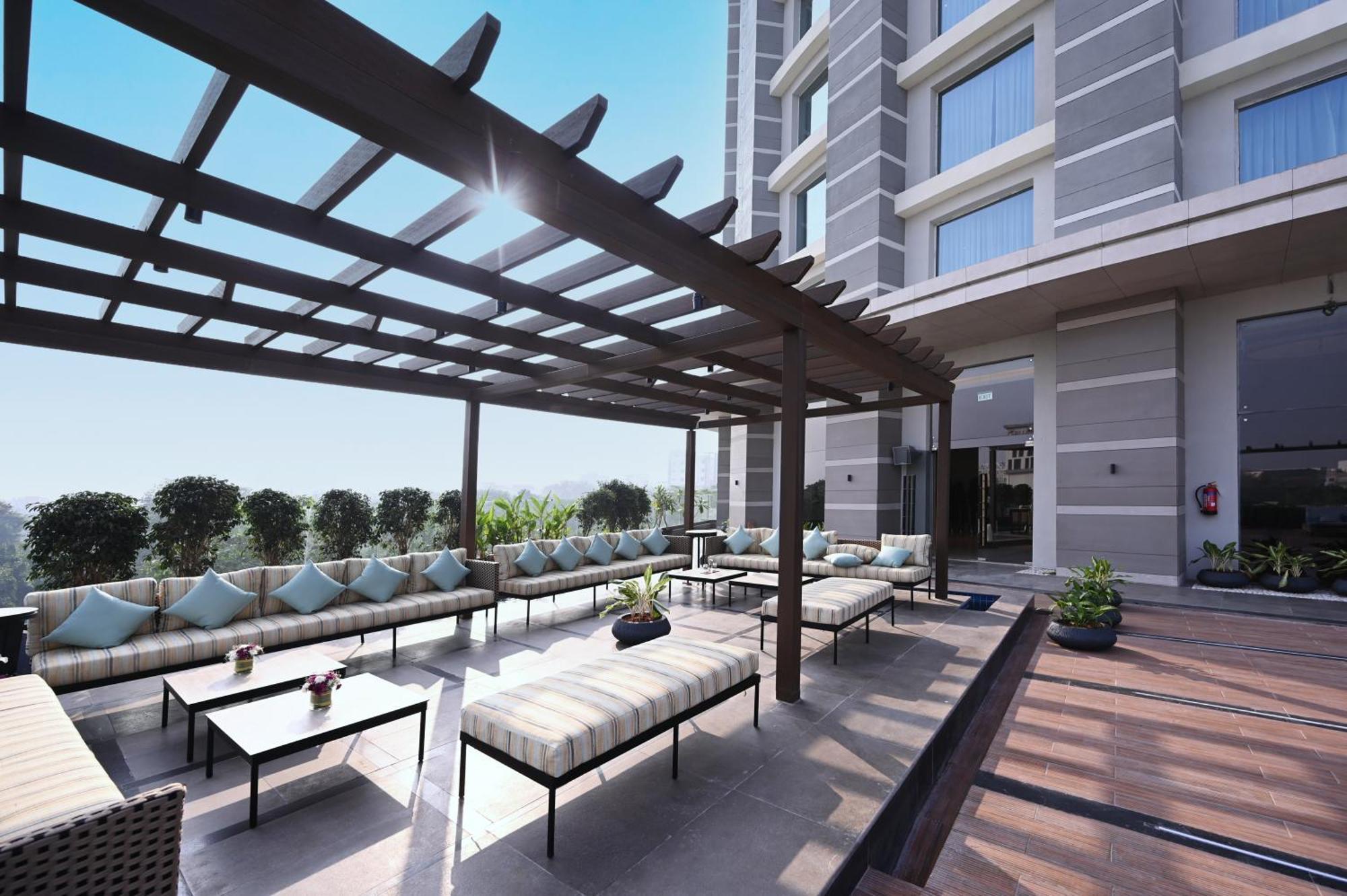 Lyfe Hotel Bhubaneswar Exterior foto